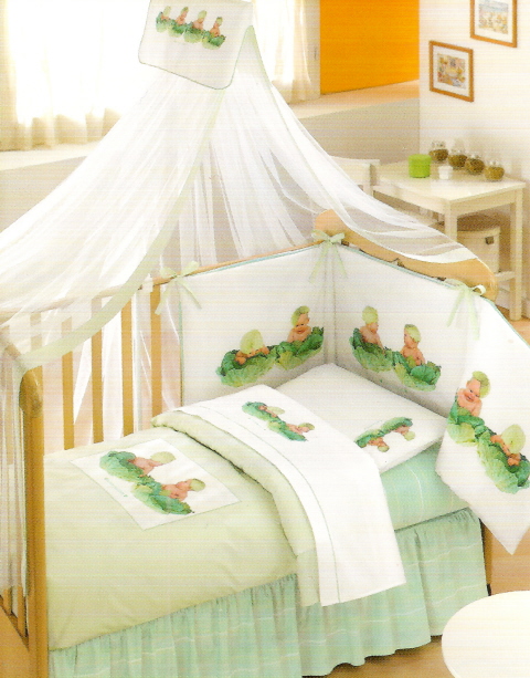 سراير للرضع lit bébé .سراير وديكورات لغرف العناية بالطفل Very-pretty-baby-nursery-bedding-Nursery-collection-by-Zambaiti-11