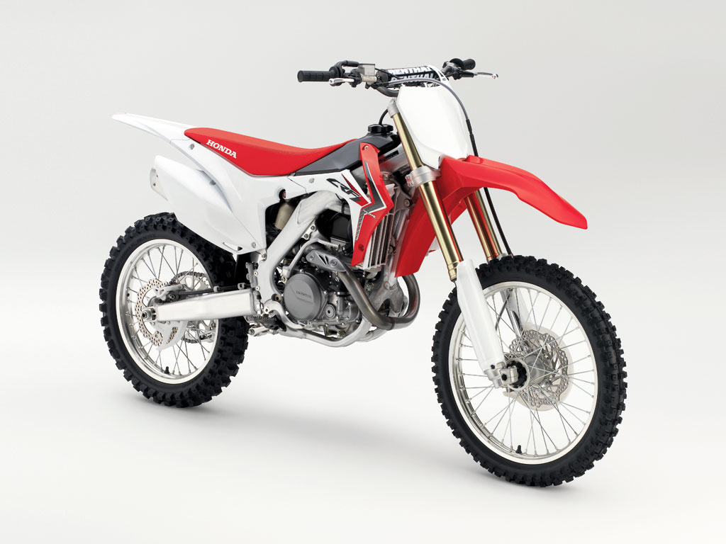 CORTAR DE GIRO ESTRAGA A MOTO, MITO OU VERDADE ??? - Página 6 051413-2014-honda-crf450r-2