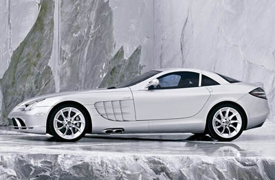 سيارت ميرسديس التي سبقت لومنرجيني lambergini Mercedes_slr_side