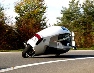 Basé sur l'ordre alphabétique, des noms de voitures, camions, dragsters, vélos, motos, tracteurs, bref tout ce qui roule !... - Page 12 Peraves-monotracer-driving