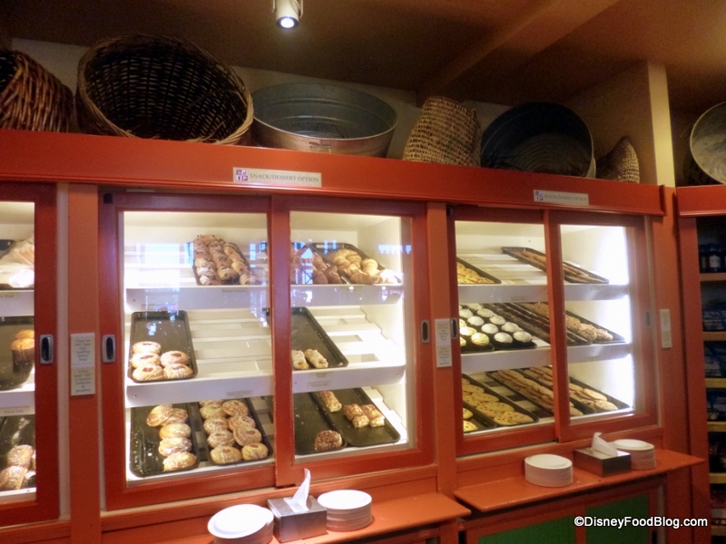 Que contient le Dining Plan? - Page 12 Grab-and-Go-Bakery-Case-2