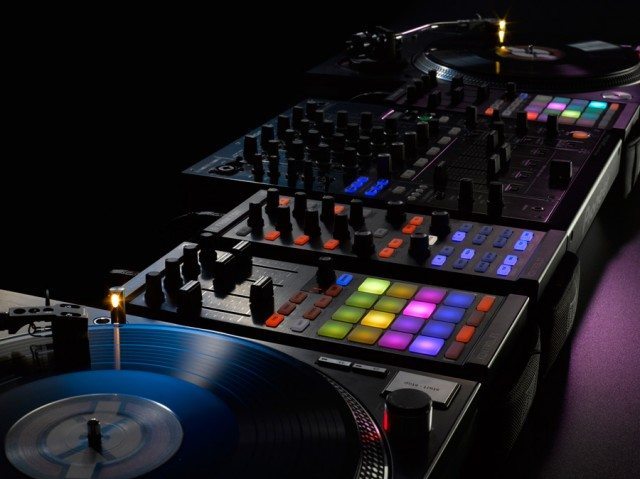 The New World Of Traktor – Remixed NI_Traktor_Kontrol_F1_Setup-640x479