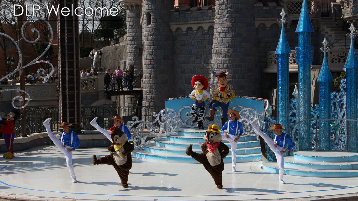 [Nouveau] Mickey présente : “Joyeux Anniversaire Disneyland Paris“ (2017) - Page 2 IMG_0471