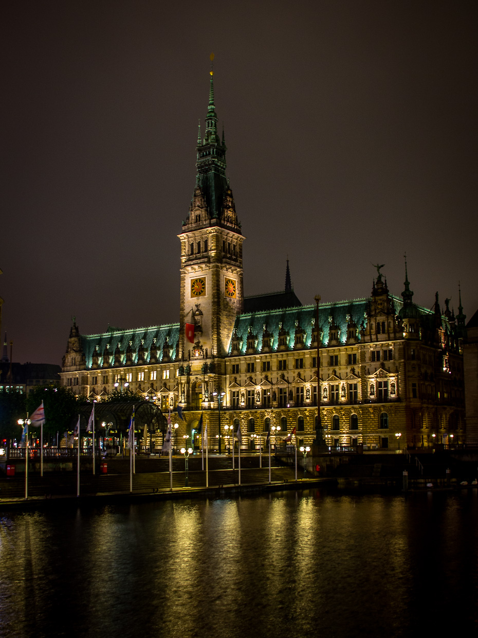 das rathaus Wpid2438-hamburg-rathaus-bei-nacht-0660