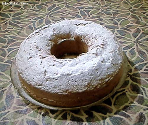 Eccomi qui in mezzo a voi!!!Un salutino a tutti i salutisti! Ciambella%2001