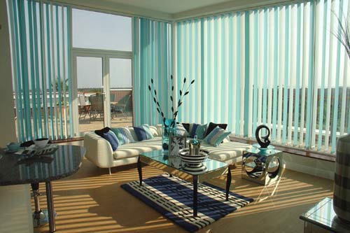 الأثاث بالون التركواز وألوان أخرى   %5Cturquoise-blinds_domain-b