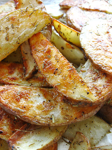 Lekkere (simpele) aardappelgerechtjes Rosemary-thyme-oven-fries