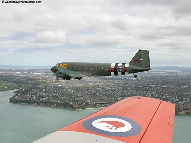 DOUGLAS DC3 Nzair4