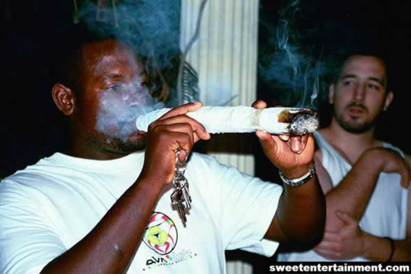 Anniversaire *_* - Page 8 Big_weed_joint-picture