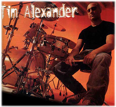 Grandes musicos que pasan DESAPERCIBIDOS en sus bandas Tim_Alexander17
