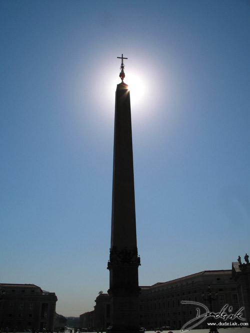 Reptilian Queens St_peters_square_obelisk_500