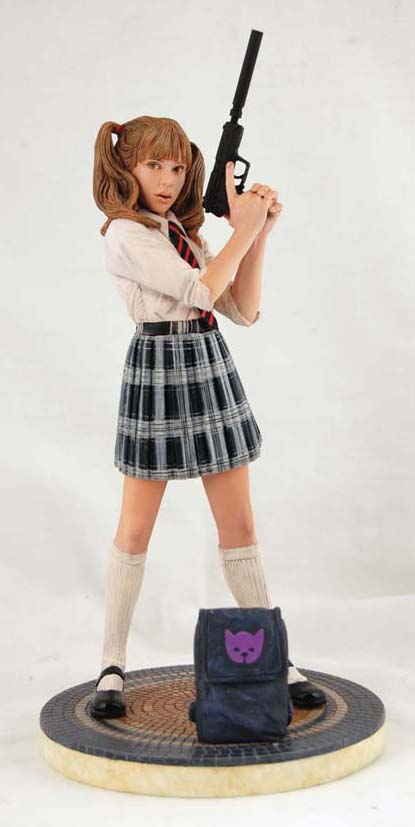 [Dynamic Forces] Kick-Ass: Hit-Girl School Girl Statue DF-HitGirlStatue-01