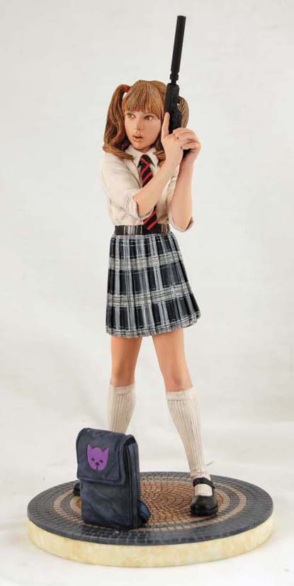 [Dynamic Forces] Kick-Ass: Hit-Girl School Girl Statue DF-HitGirlStatue-02