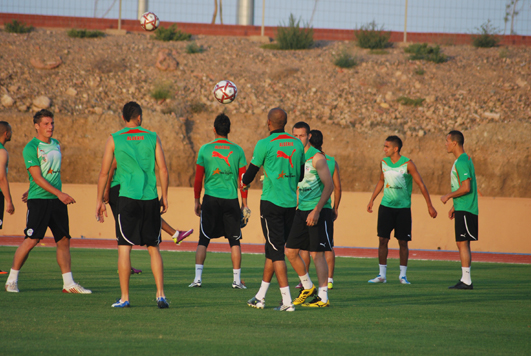  صور تدريبات المنتخب الجزائري البارح 02/06 في ملعب مراكش En_entr1_marrakech5