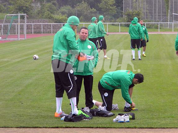 صور المنتخب الجزائري لنهار اليوم ****** الخضر ******* Nuremberg_31052010_009