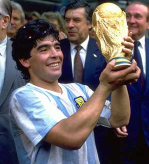   (    ) Maradona_cup_1