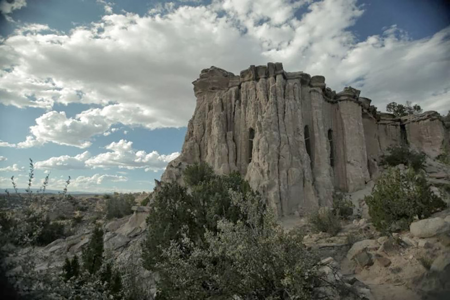 Artist Spends 10 Years Carving A Giant Cave Alone With His Dog Cave-carving-ra-paulette-new-mexico-1