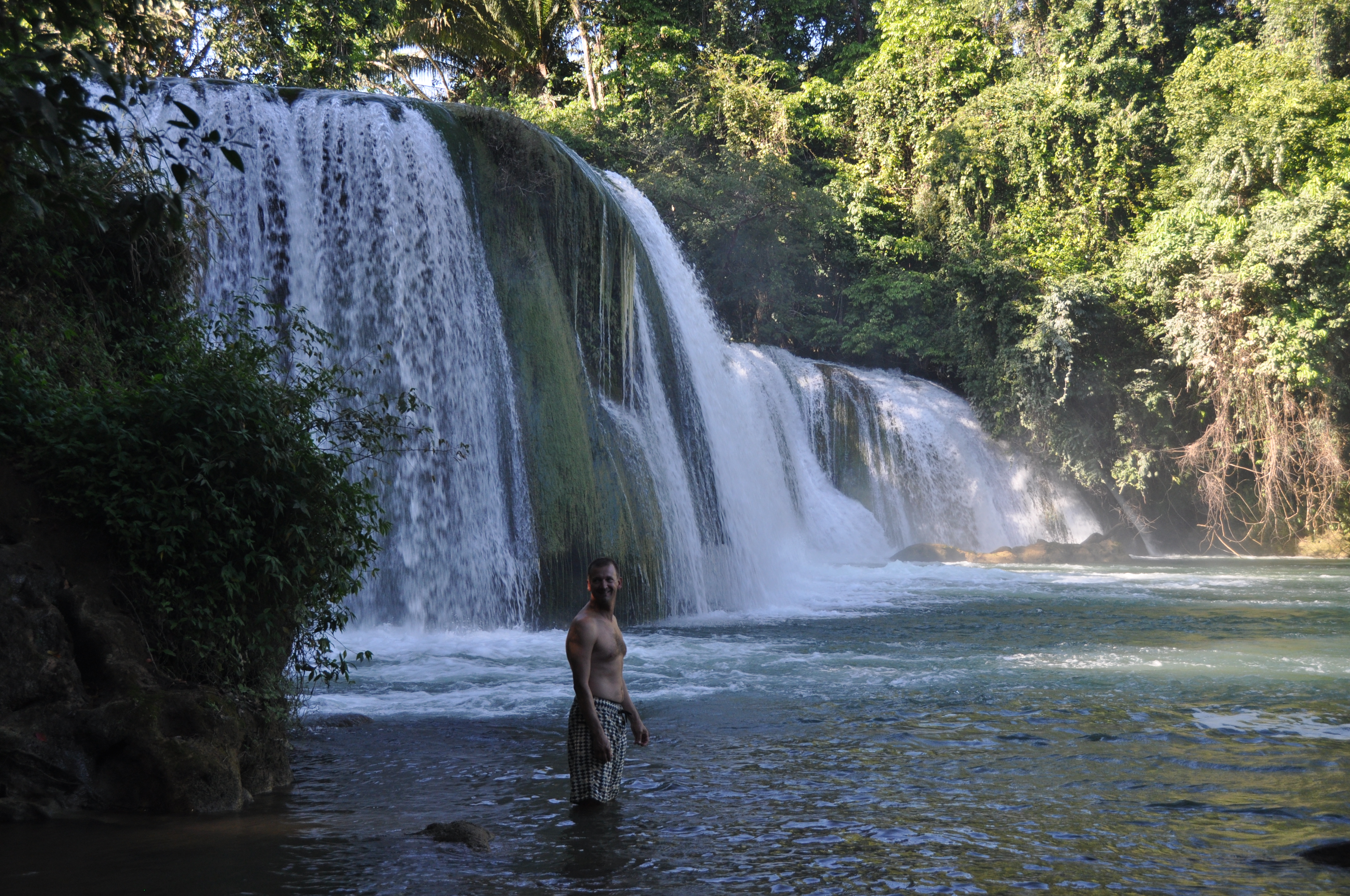 World’s Most Amazing Waterfalls to Take a Cool Dip Under Lago-Izabal-Guatemala