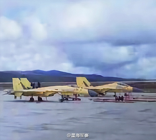 [Aviation] J-16 2016-09-12-Le-J-11D-et-le-J-16-au-plus-haut-a%C3%A9roport-du-monde-01