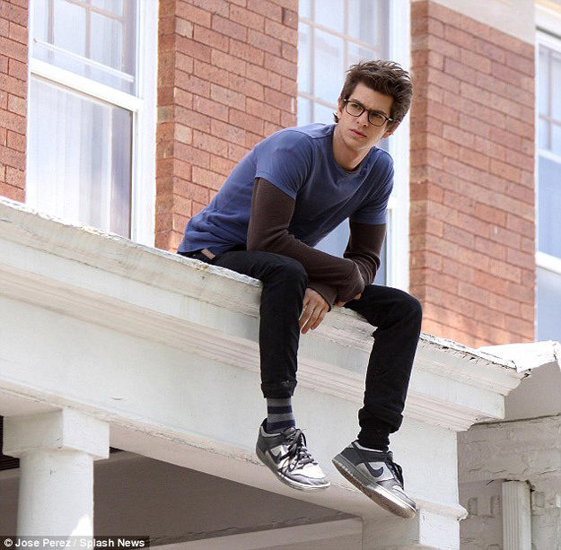 NORMAL      28294_andrew-garfield-como-peter-parker-en-el-set-de-the-amazing-spider-man