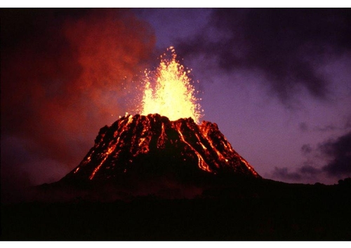 Dame a.... Erupcion-de-volcan-t7673