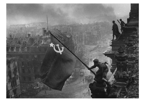 Le drapeau russe sur le Reichstag [Important] Drapeau-russe-sur-le-reichtag-t12814