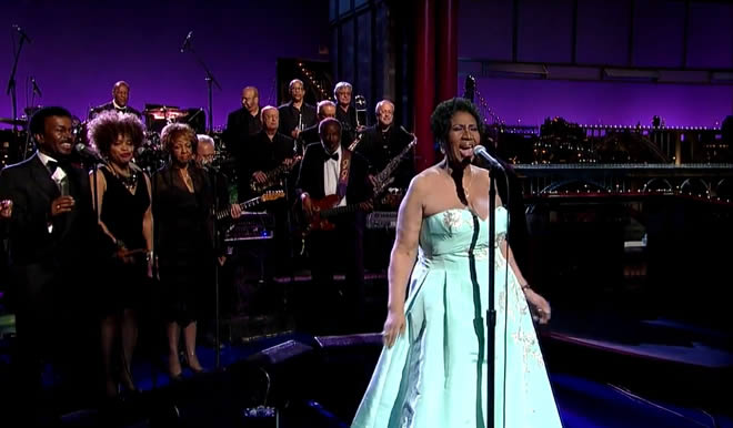 Aretha Franklin interpreta en televisión ‘Rolling In The Deep’ Aretha-franklin-04-10-14