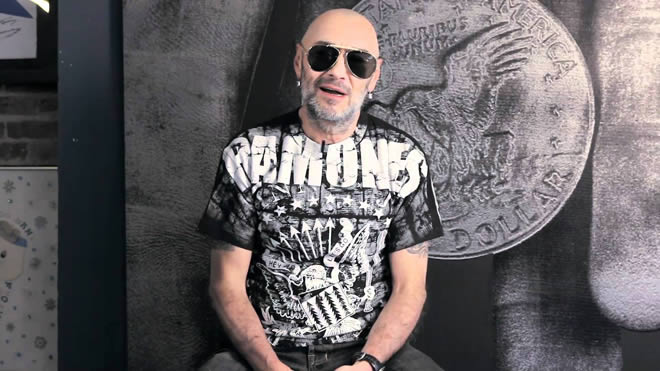 Muere Arturo Vega, diseñador del logo de los Ramones Arturo-vega-10-06-13