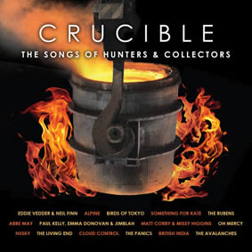 Escucha a Eddie Vedder y Neil Finn versionar juntos a los australianos Hunters & Collectors Crucible-20-09-13