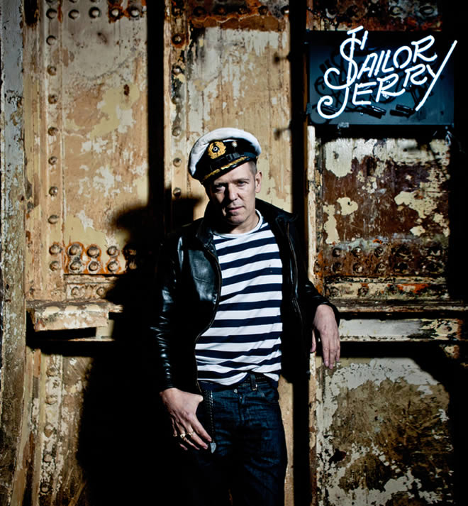 Paul Simonon, bajista de The Clash, ha creado una línea de ropa para Sailor Jerry Paul-simonon-30-05-13