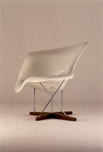 صور كراسي جميلة و عصرية 1735_charles__ray_eames_la_chai