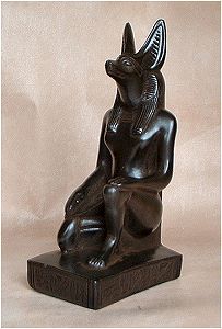 images de anubis Anubis_kneeling_m