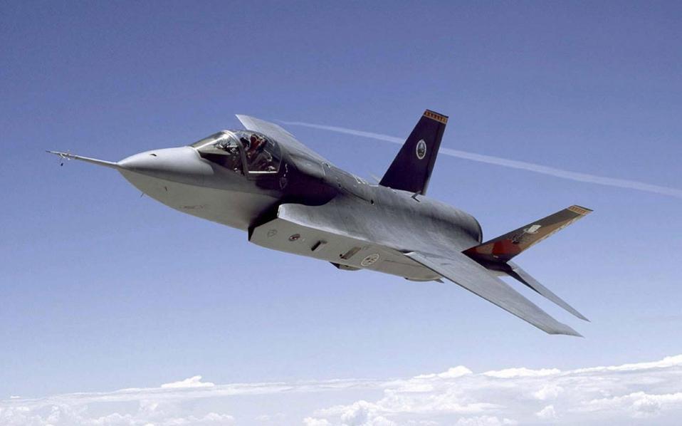 اليونان ستحدث مقاتلاتها ال F-16 للنسخه Viper وستشتري ال F-35 F35-thumb-large
