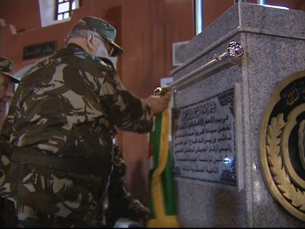 رئيس الاركان الجزائري : يزور وحدات الجيش المرابطة على الحدود 4(143)