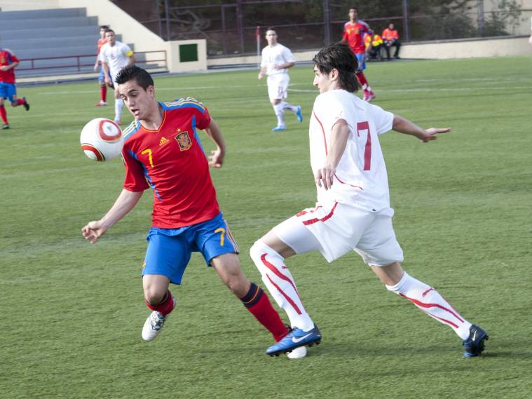 Juanmi a lo suyo, gol y asistencia con la rojita Juanmirojita