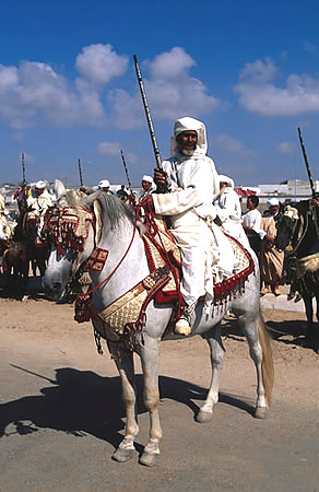 الجديدة المدينة المستيقظة صيفا من دون اوصاف شئ لا يمكن ان يقال باللسان فما يعبر عنه العين وحدها Cavalier1