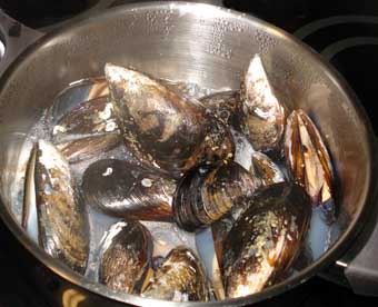 Merluza con tomate y mejillones  Sopa-tomate-1