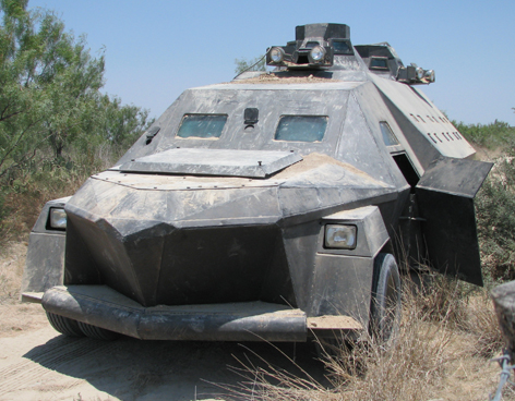 guerra - Vehiculos blindados del narco Tanque_070611