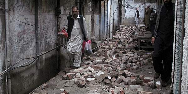 Un terremoto de magnitud 7,5 sacude Afganistán, Pakistán y el norte de la India IMAGEN-16413271-2