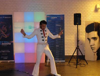 O ELVIS 100% e a BAIXA-CHIADO PT BLUESTATION - 04/08/2012 Iniciativa22h