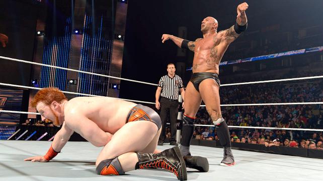 Resultados Draft 2015 Batista-a-punto-de-rematar-a-Sheamus.-Venganza.