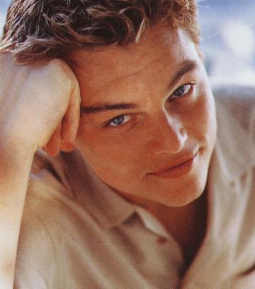 Who is this? Leonardo_dicaprio_3