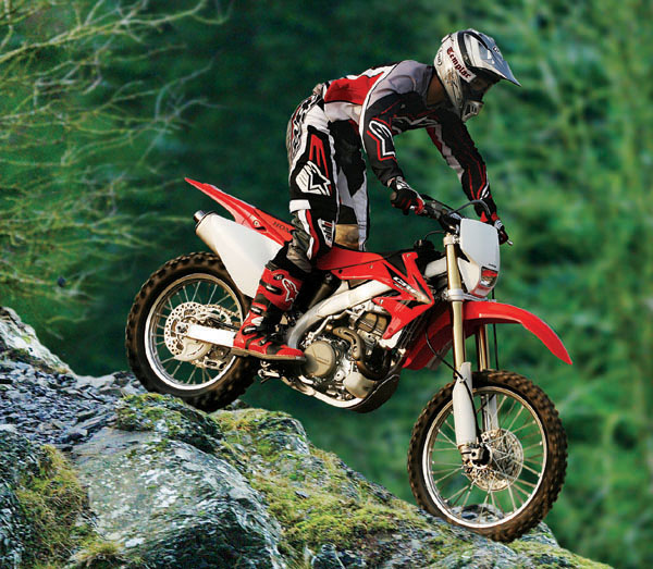 Le 450 CR-F supermot...c trop de la balle !! Honda-crf450x-2008-action