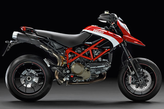 Cruel dilemme: Streetfighter 848 ou 1098 ou HM...? Ducati-hypermotard-1100-evo-sp-corse-2012