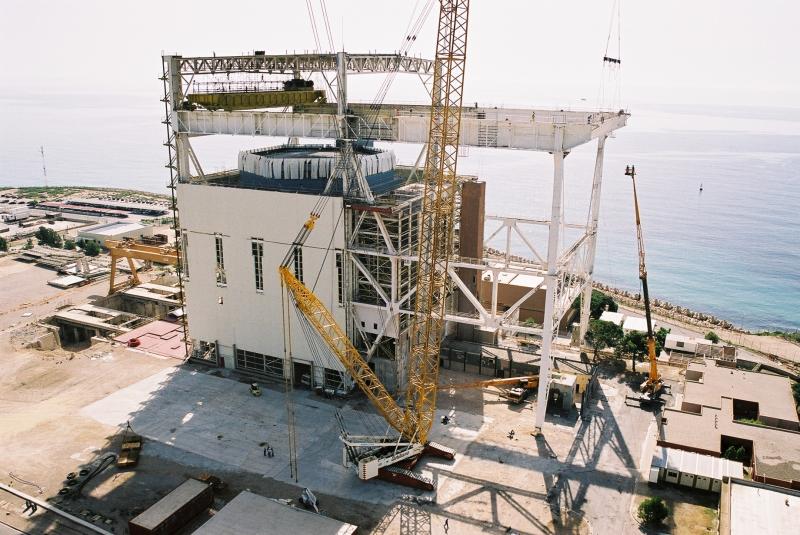 DEBATE NUCLEAR Trabajos_desmantelamiento_del_edificio_vandellos_1