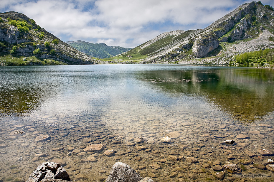 Paisajes de España 20110530095727_lago%20enol