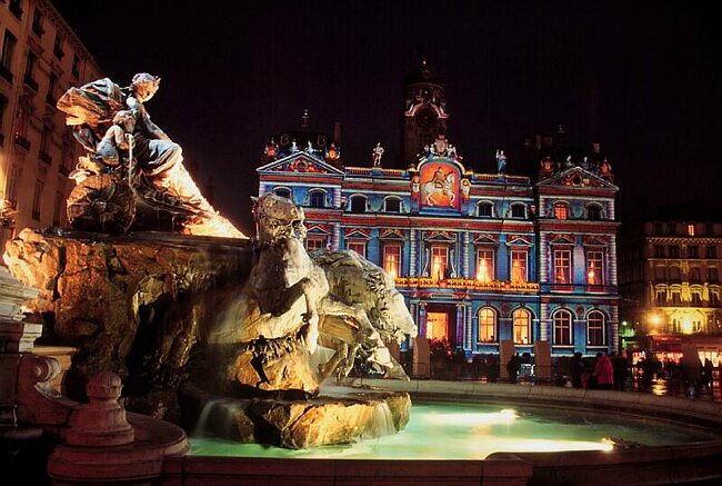 Fotografi nga qytete te bukura Europiane te zbukuruara me drita.. Fete_lumiere2