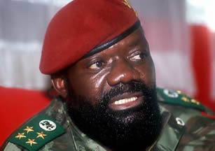 Tmulo de Savimbi 031102savimbijonas