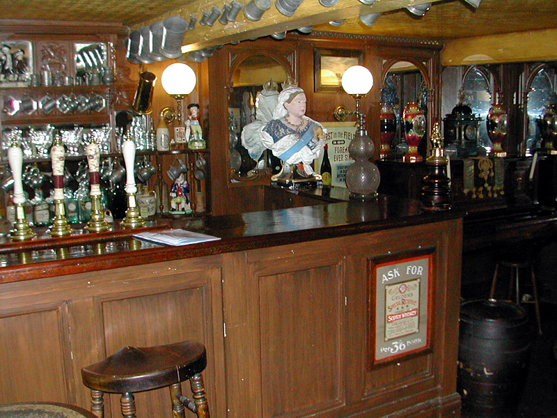 Calypso batiments 040809_rfoster_mp_his_abbhouse_pub_interior2