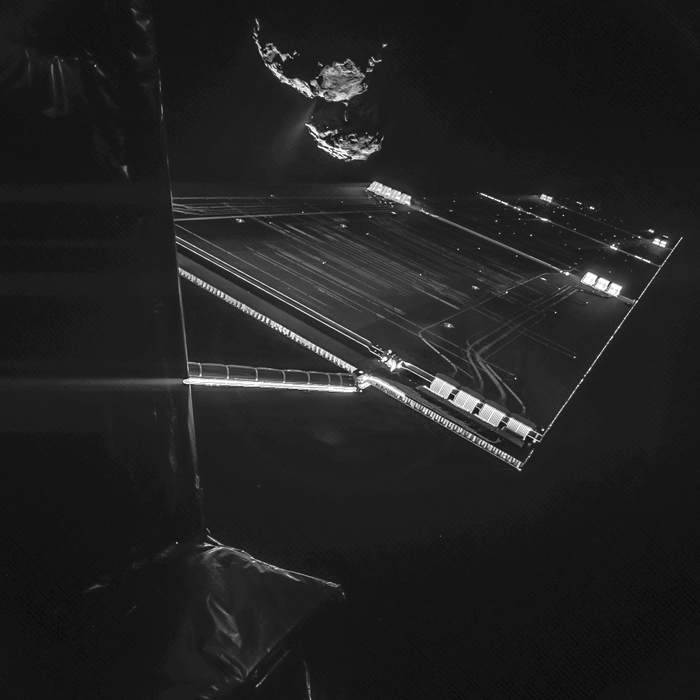 Las mejores imágenes de la misión de la Sonda Rosetta al cometa 67P Rosetta_mission_selfie_at_16_km_node_full_image_2